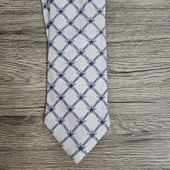Dallas Cowboys Reversible‎ Tie 57" Long 3 3/4" Wide 100% Silk NFL Blue White - Picture 4 of 8